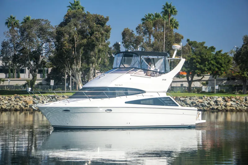Slide: The Image of Carver Yachts 33 Super Sport 2006 - 34