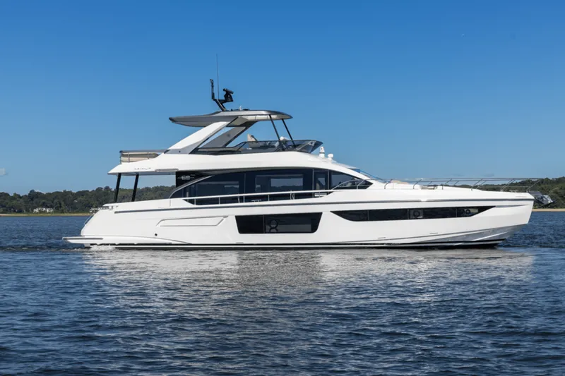 The Image of Azimut Fly 68 2025 - 0