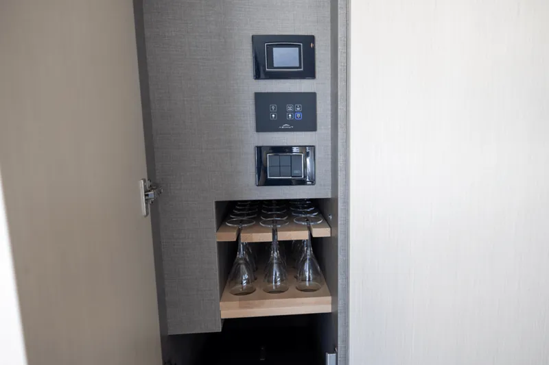 Slide: The Image of Azimut Fly 68 2025 - 14