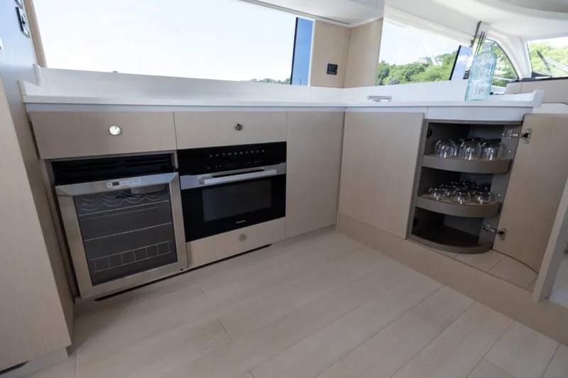 Slide: The Image of Azimut Fly 68 2025 - 19