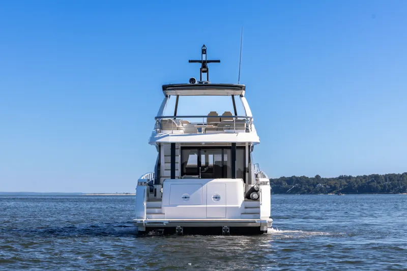 Slide: The Image of Azimut Fly 68 2025 - 3