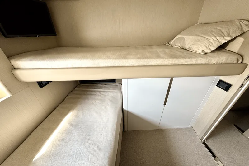 Slide: The Image of Azimut Fly 68 2025 - 36