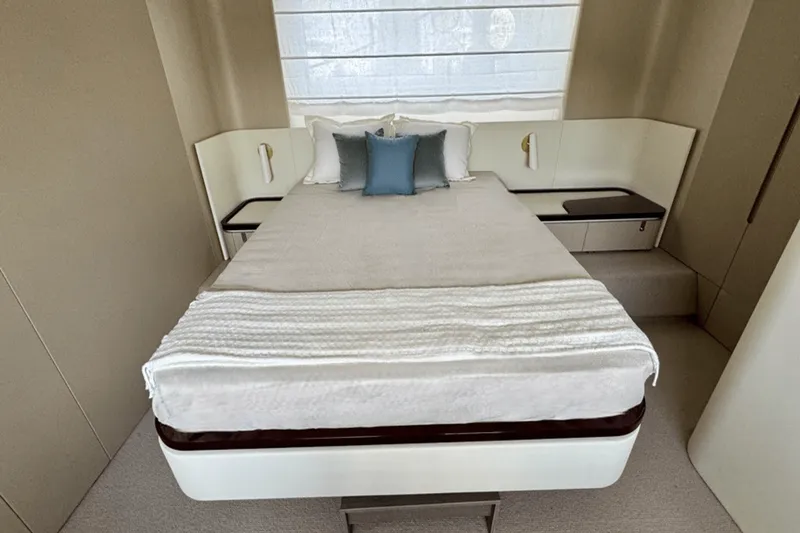 Slide: The Image of Azimut Fly 68 2025 - 38