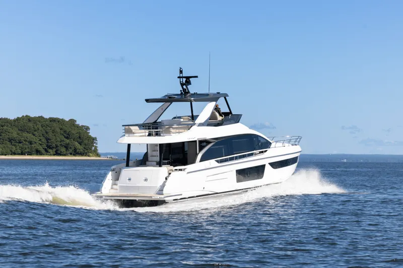 Slide: The Image of Azimut Fly 68 2025 - 5