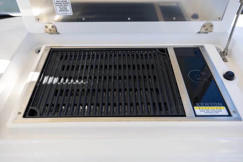 Slide: The Image of Azimut Fly 68 2025 - 51