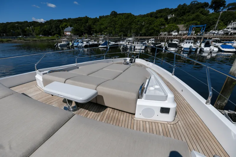 Slide: The Image of Azimut Fly 68 2025 - 54