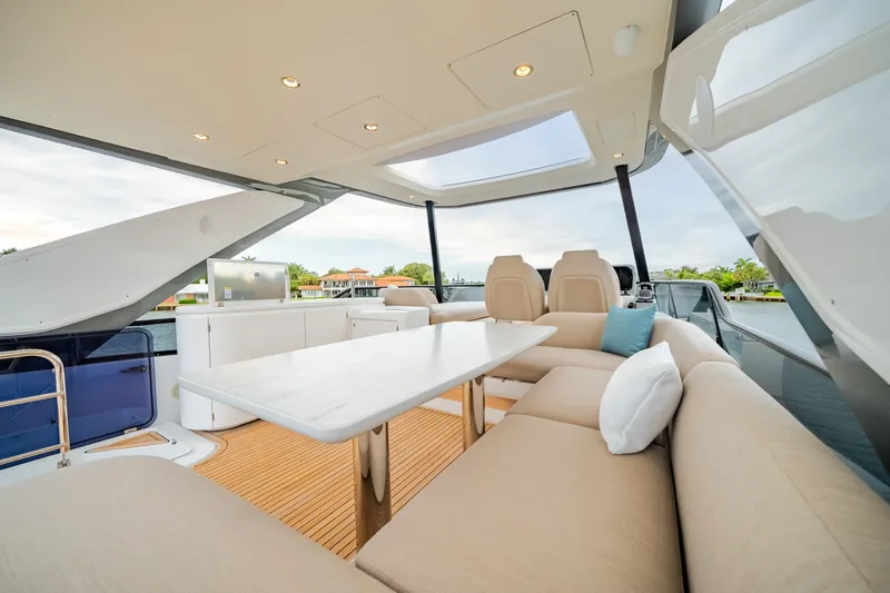 Slide: The Image of Azimut Fly 68 2025 - 59