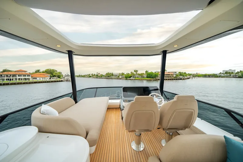 Slide: The Image of Azimut Fly 68 2025 - 65