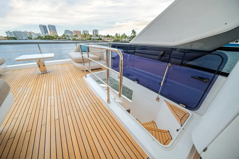 Slide: The Image of Azimut Fly 68 2025 - 68