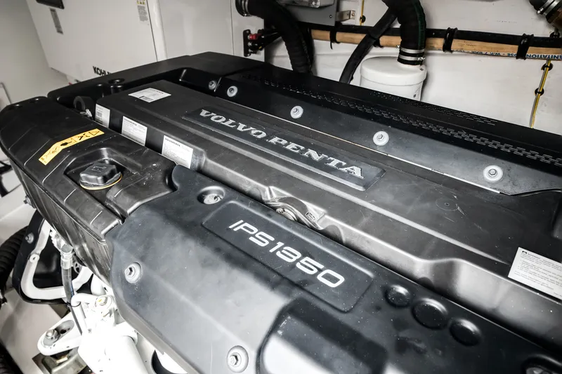 Slide: The Image of Azimut Fly 68 2025 - 69