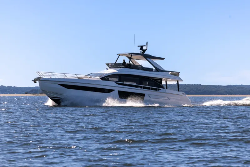 Slide: The Image of Azimut Fly 68 2025 - 9