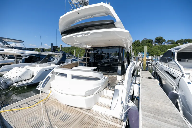 Slide: The Image of Galeon 510 SKY 2025 - 15