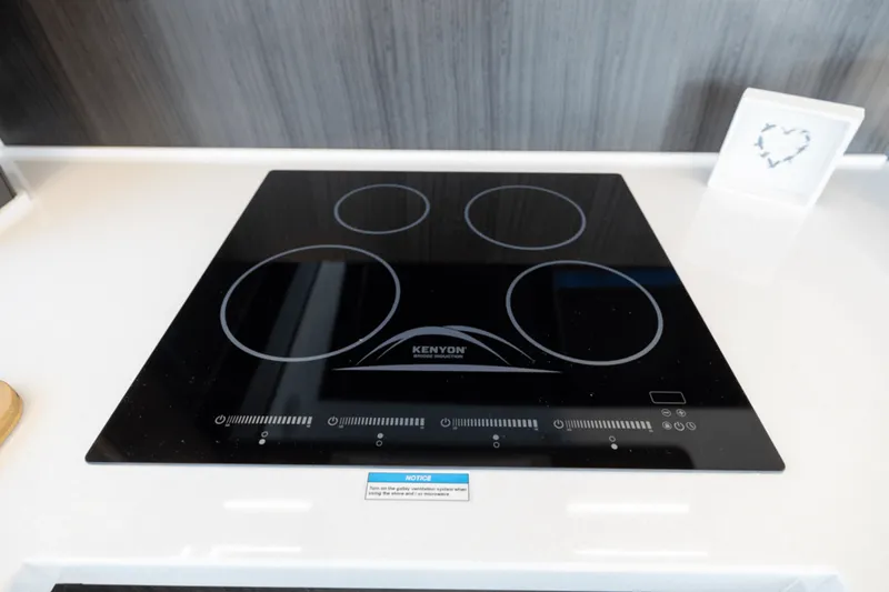 Slide: The Image of Galeon 510 SKY 2025 - 25