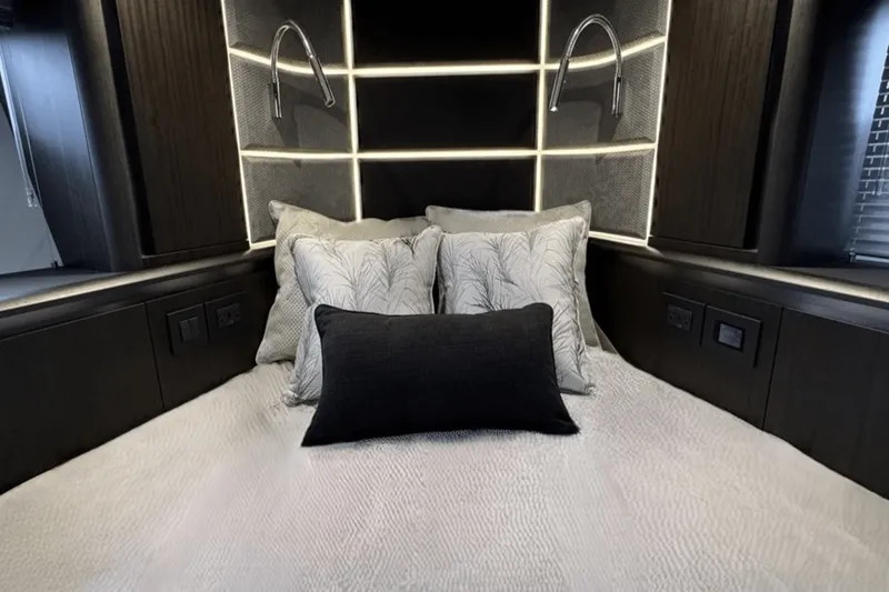 Slide: The Image of Galeon 510 SKY 2025 - 30