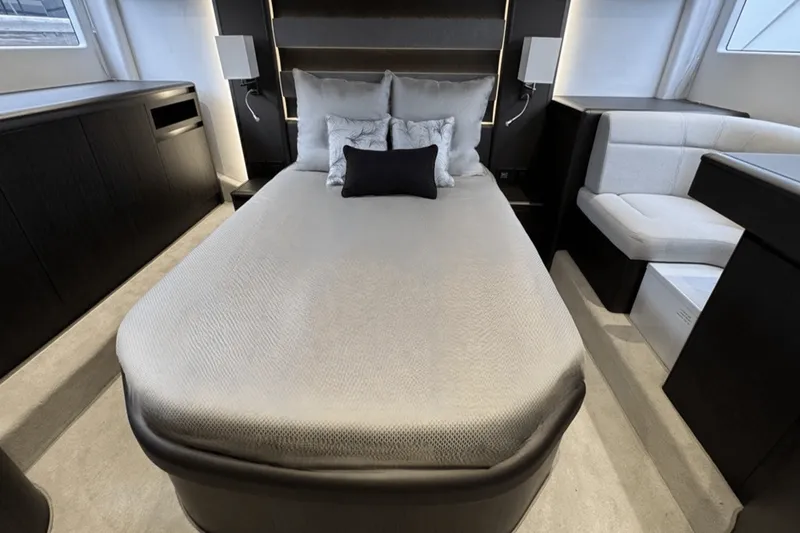 Slide: The Image of Galeon 510 SKY 2025 - 40