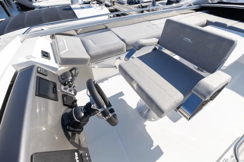 Slide: The Image of Galeon 510 SKY 2025 - 48