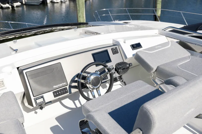 Slide: The Image of Galeon 510 SKY 2025 - 49