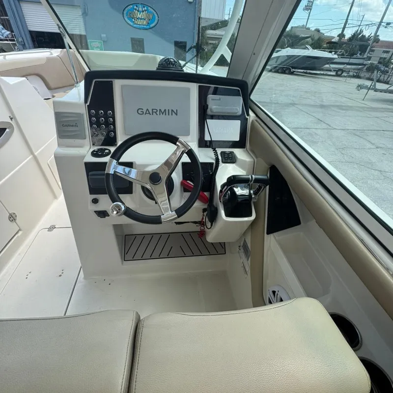 Slide: The Image of Sailfish 325DC 2018 - 6
