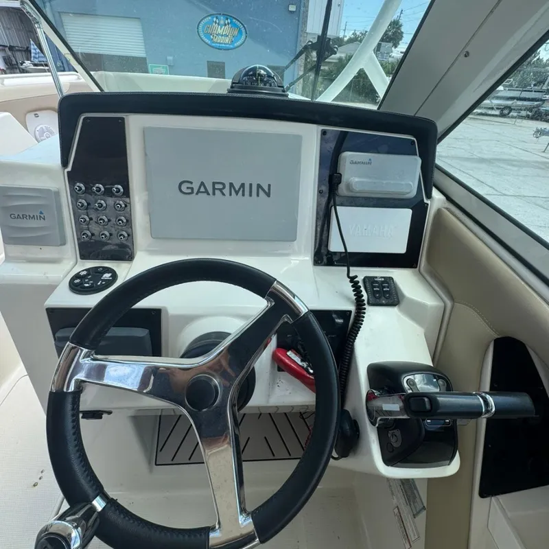 Slide: The Image of Sailfish 325DC 2018 - 8