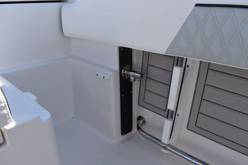 Slide: The Image of Blackfin 222CC 2025 - 24