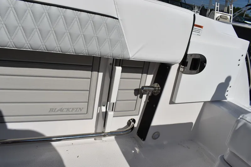 Slide: The Image of Blackfin 222CC 2025 - 25