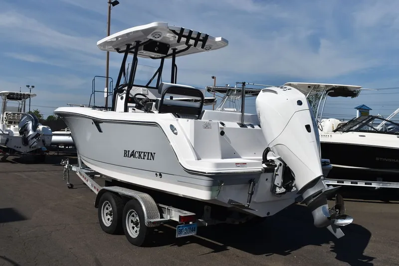 Slide: The Image of Blackfin 222CC 2025 - 3