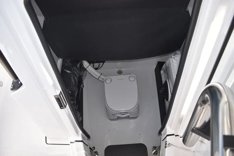 Slide: The Image of Blackfin 222CC 2025 - 38