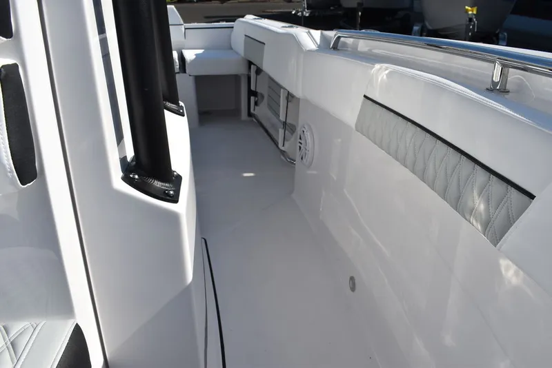 Slide: The Image of Blackfin 222CC 2025 - 44