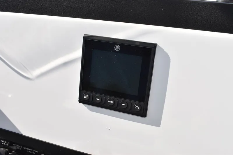 Slide: The Image of Blackfin 222CC 2025 - 47