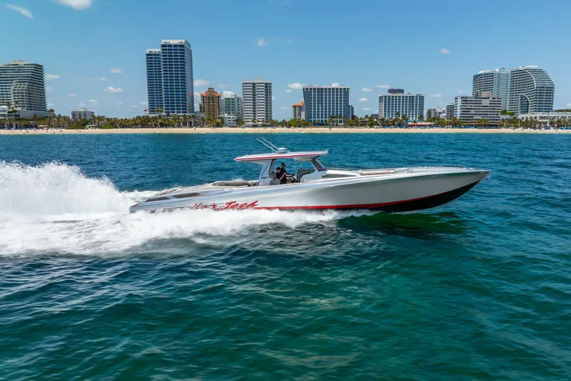 Slide: The Image of Nortech 560 Sport Center Console 2018 - 5