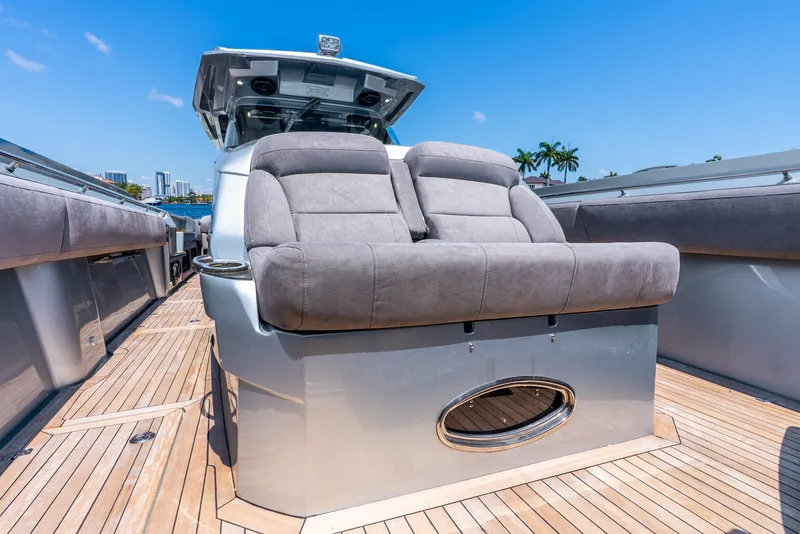 Slide: The Image of Nortech 560 Sport Center Console 2018 - 42