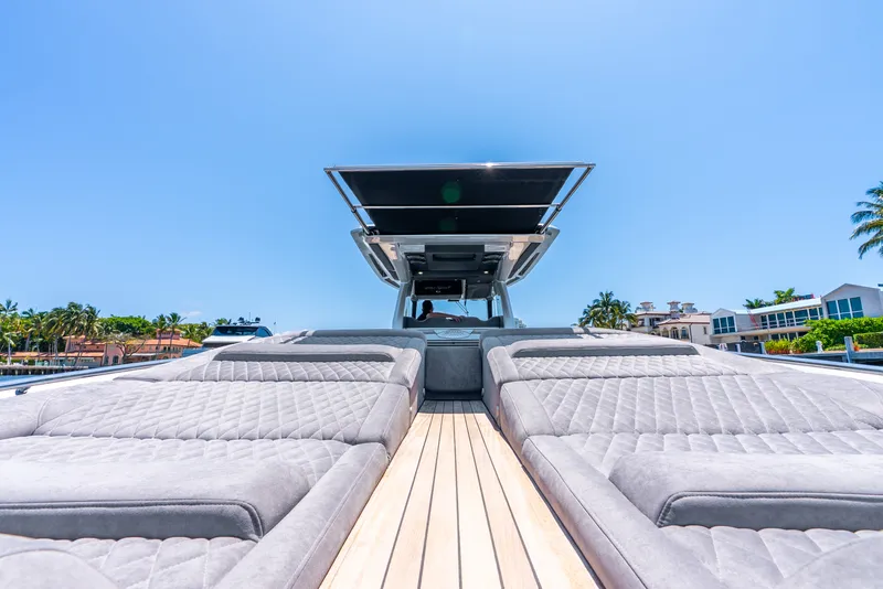 Slide: The Image of Nortech 560 Sport Center Console 2018 - 47