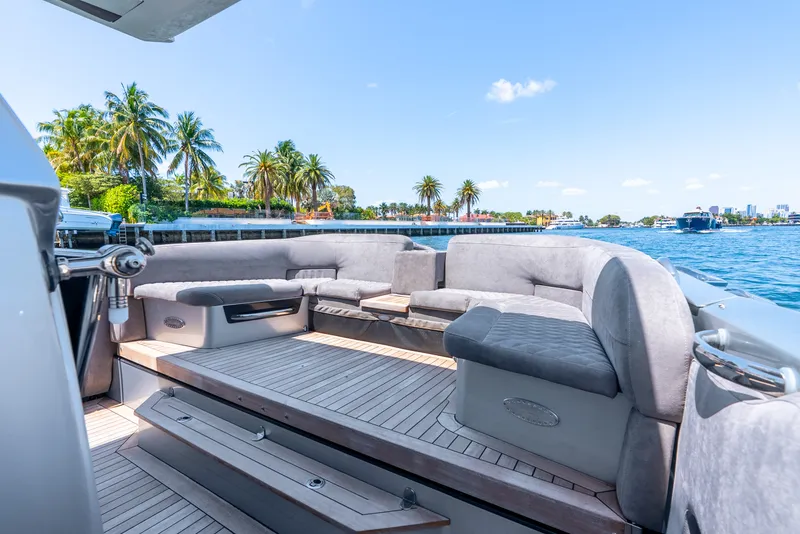 Slide: The Image of Nortech 560 Sport Center Console 2018 - 51