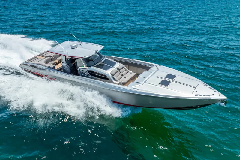 Slide: The Image of Nortech 560 Sport Center Console 2018 - 9