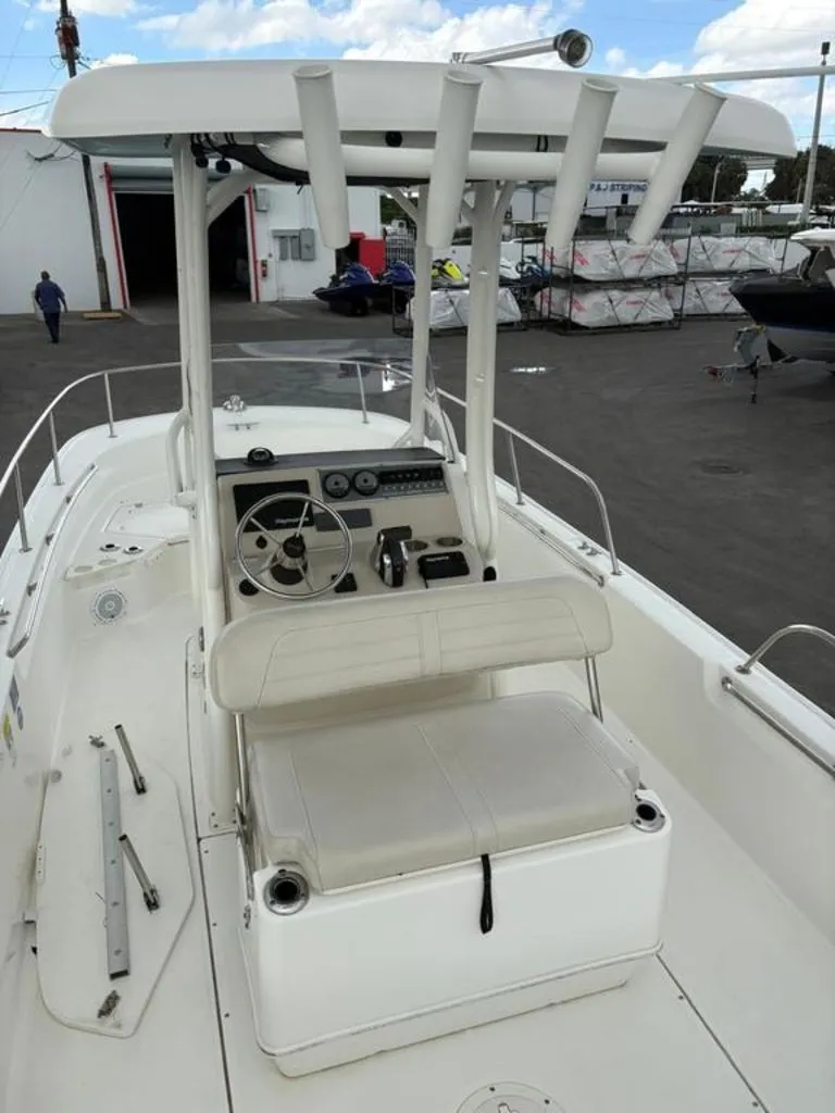 Slide: The Image of Boston Whaler 210 Montauk 2021 - 2