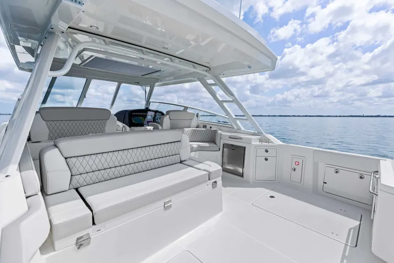 Slide: The Image of World Cat 400DC-X Island 2027 - 64