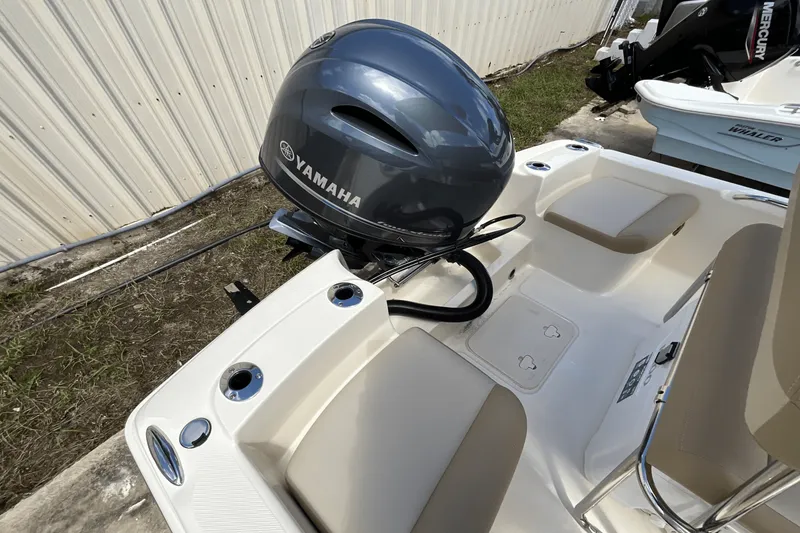 Slide: The Image of Scout 175 Sportfish 2025 - 12