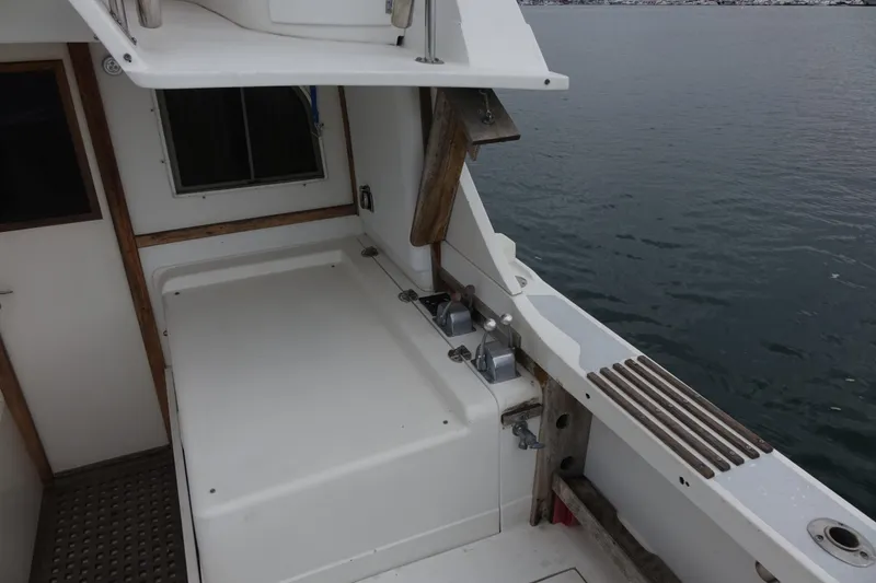 Slide: The Image of Blackfin 29 Flybridge 1988 - 21