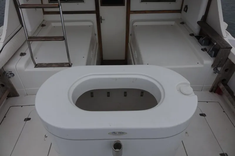 Slide: The Image of Blackfin 29 Flybridge 1988 - 24