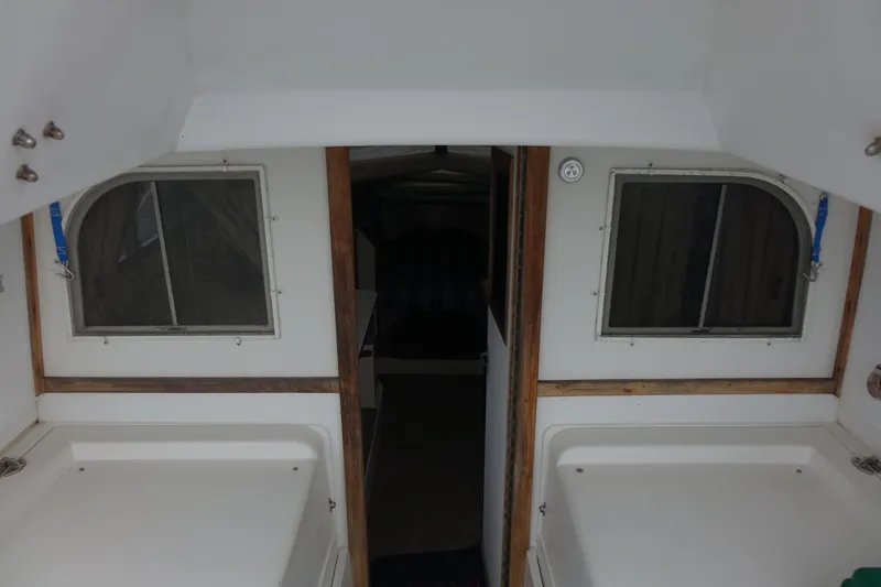 Slide: The Image of Blackfin 29 Flybridge 1988 - 27