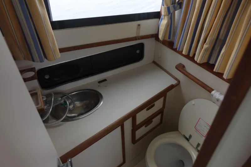 Slide: The Image of Blackfin 29 Flybridge 1988 - 33