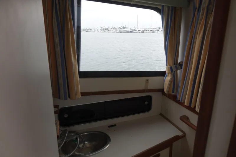 Slide: The Image of Blackfin 29 Flybridge 1988 - 37