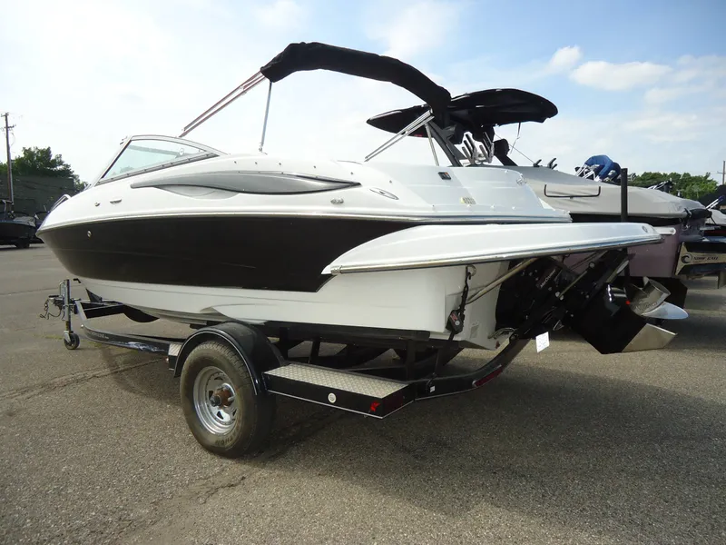 Slide: The Image of Crownline Boats Boats 200 LS 2007 - 15
