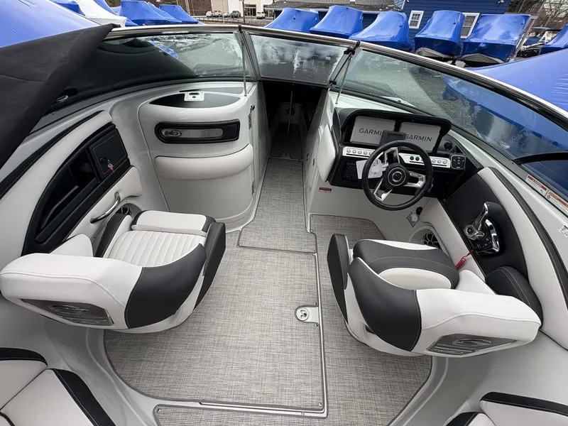 Slide: The Image of Crownline Boats 270 XSS 2026 - 11