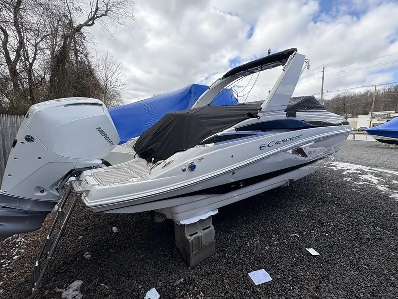 Slide: The Image of Crownline Boats 270 XSS 2026 - 7