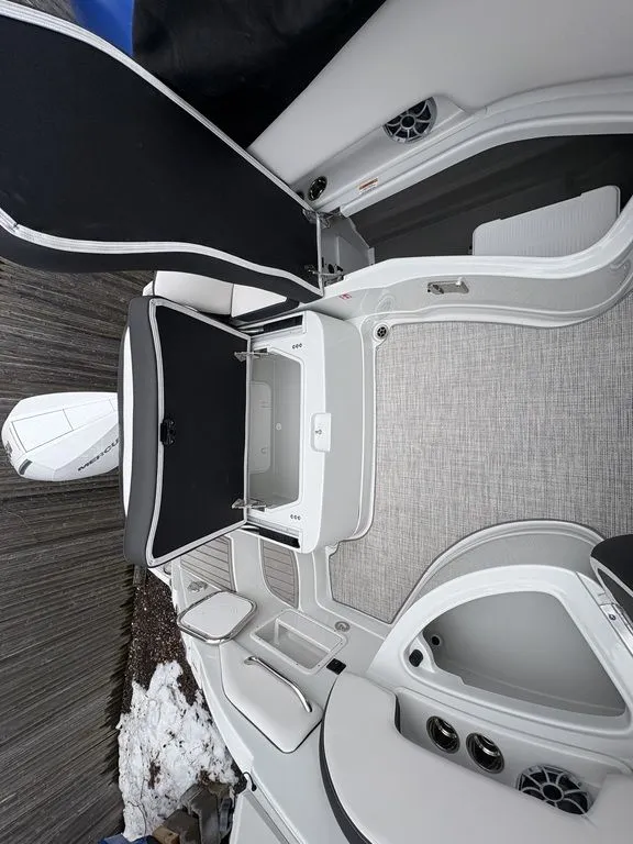 Slide: The Image of Crownline Boats 270 XSS 2026 - 15