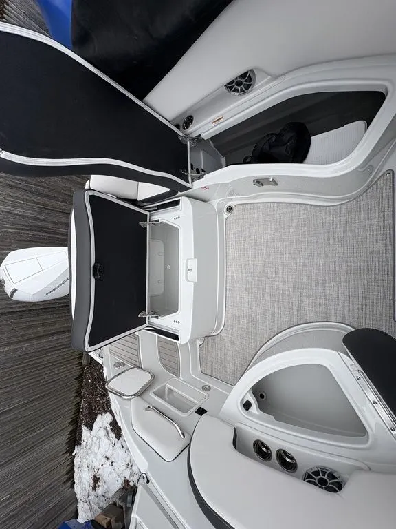 Slide: The Image of Crownline Boats 270 XSS 2026 - 14