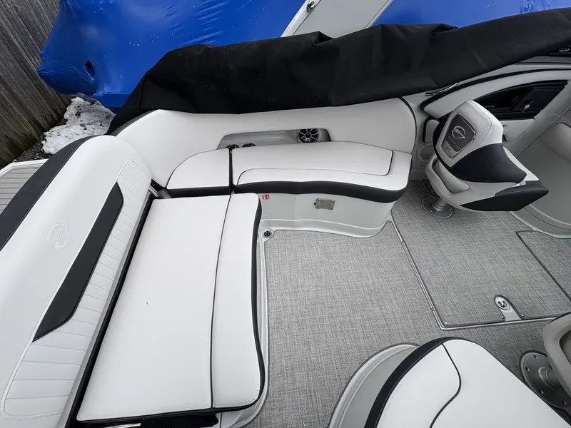 Slide: The Image of Crownline Boats 270 XSS 2026 - 10