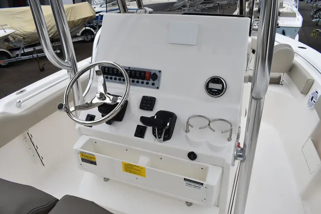 Slide: The Image of Key West Boats 239 FS 2025 - 32