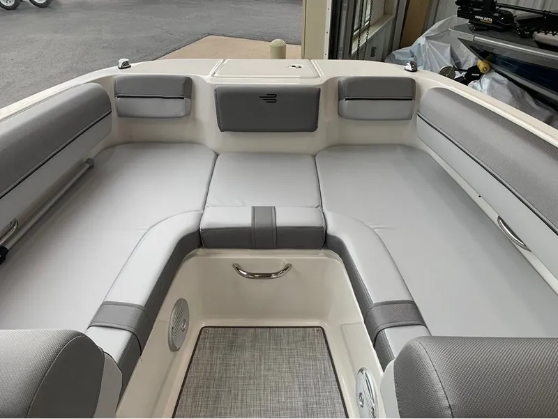 Slide: The Image of Bayliner DX2050 2024 - 11